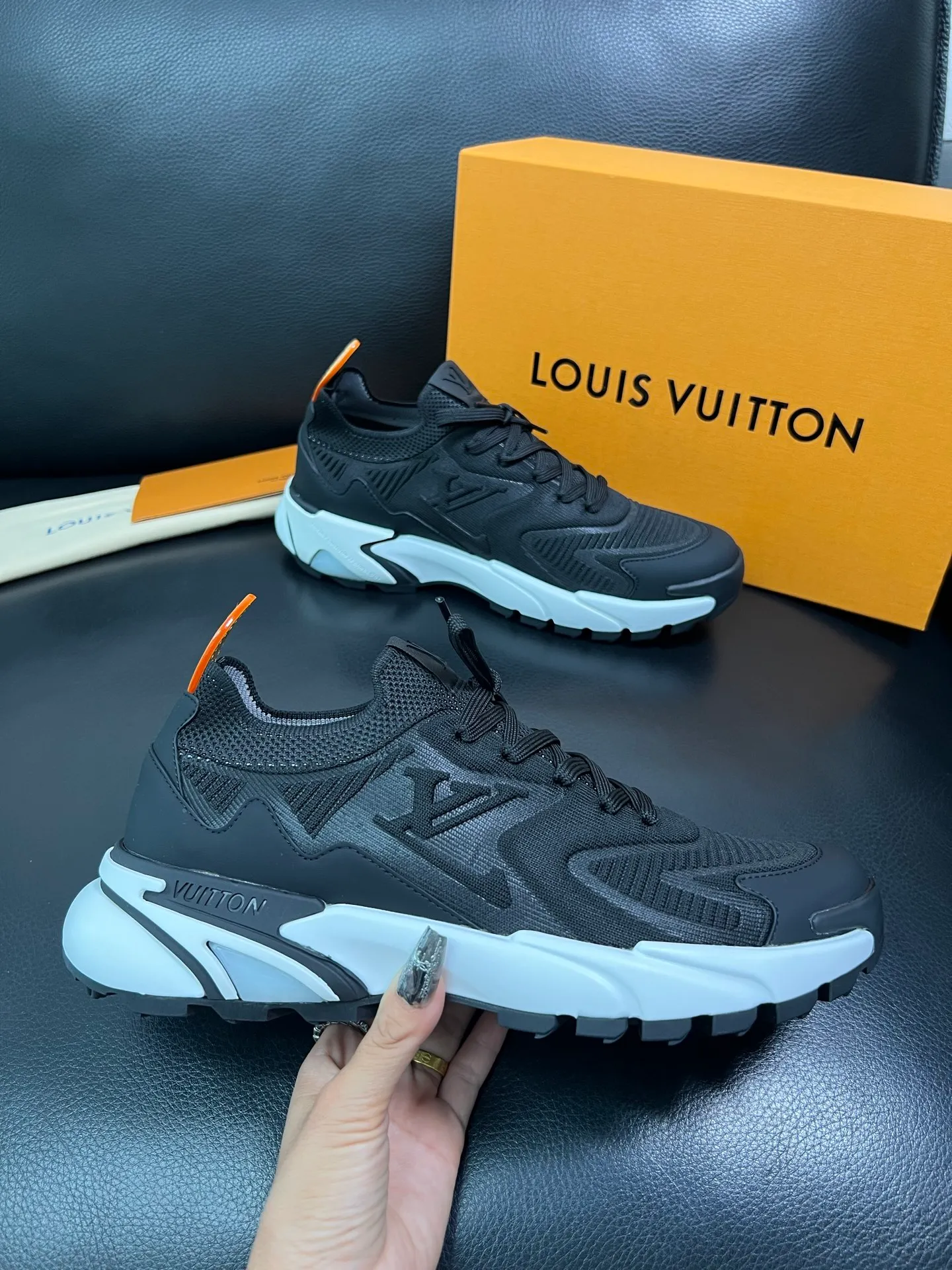 Men's shoes 💰660 Lv top purchasing Louis Vuitton Leather Shoes Counter Synchronization, imported fly woven fabrics from Italy, imported water-dyed cowhide lining, soles: original soles specially provided by the original factory, original factory follow-up orders, high quality, welcome to compare, code number 39-44 (custom-made 45) 85887